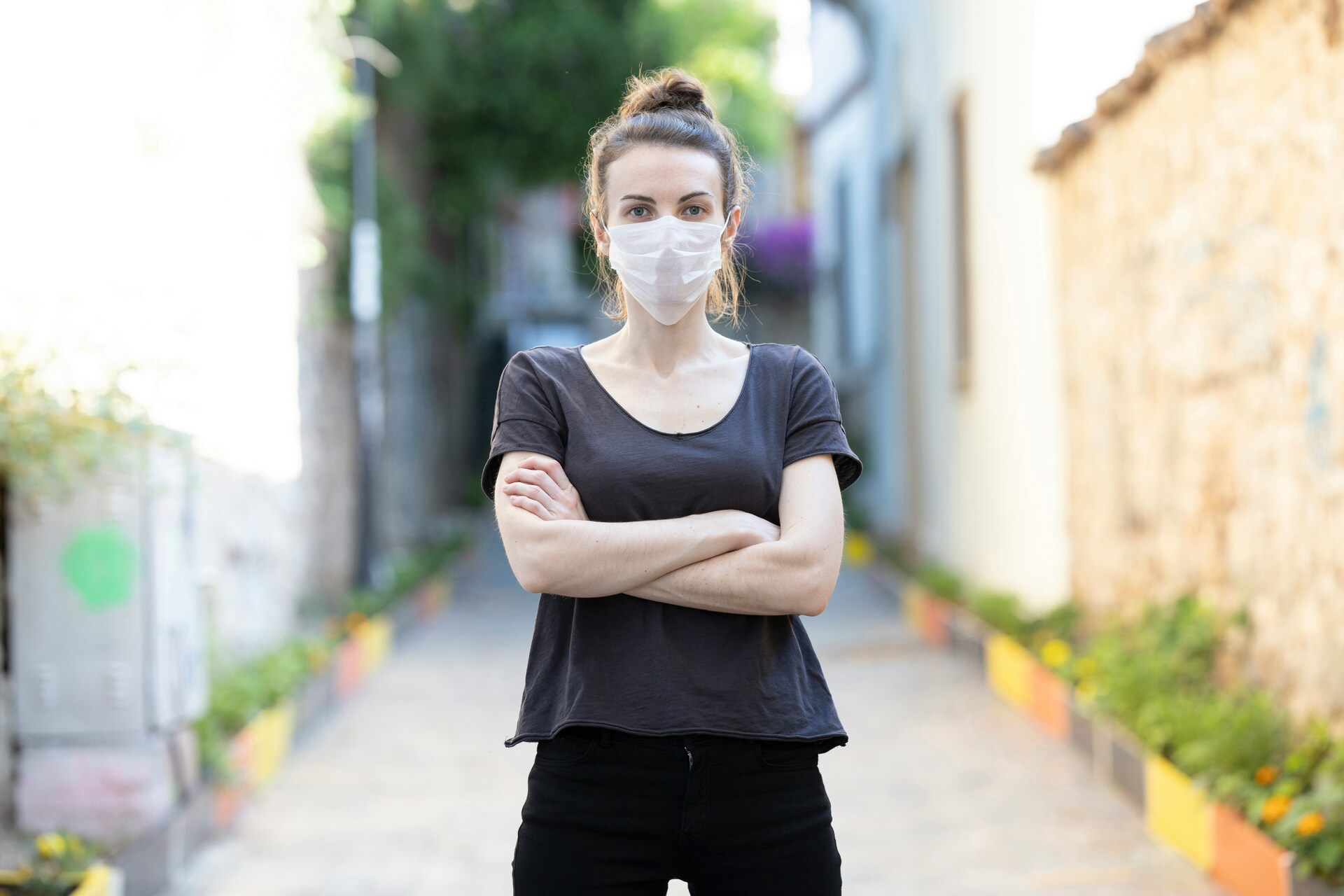 Врач Жемчугов: от тополиного пуха медицинская маска защитить может